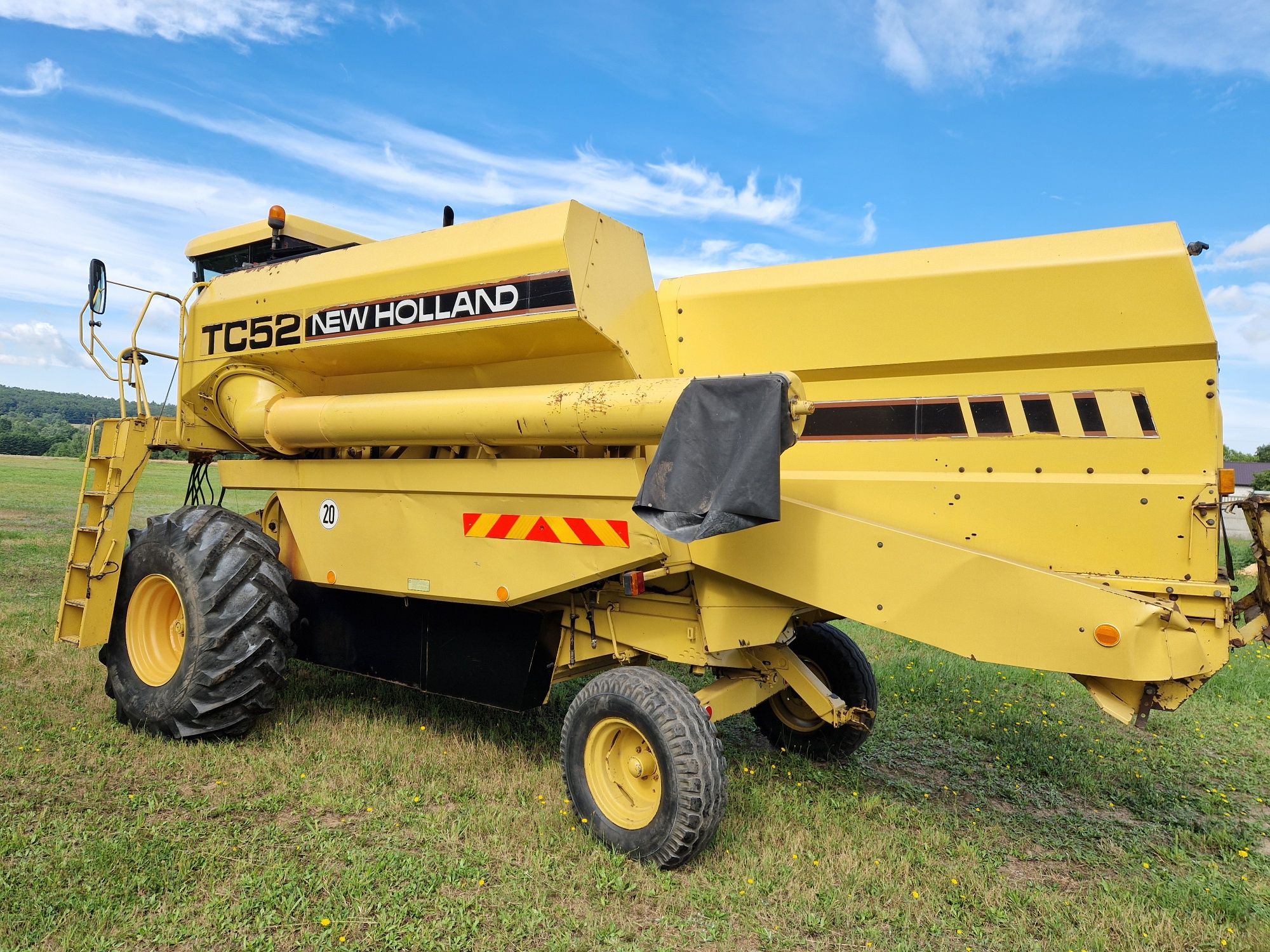 Sprzedam Kombajn zbożowy New holland TC 52 nie 54 56