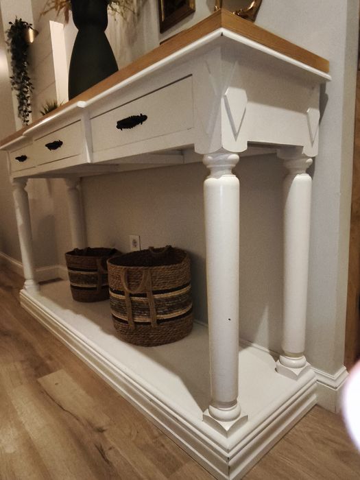 Aparador em madeira maciça – 180 cm – restaurado e com tampo em pinho