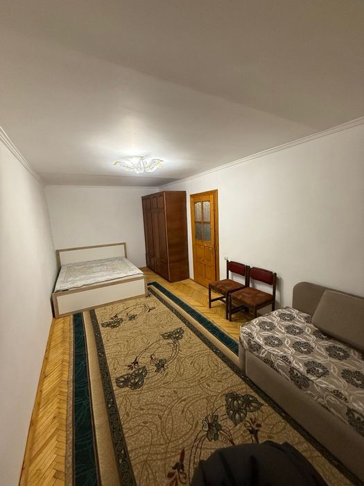 Продаж 1к.кв-ри. вул. Пулюя 50000 дол. США. Цегла! Торг