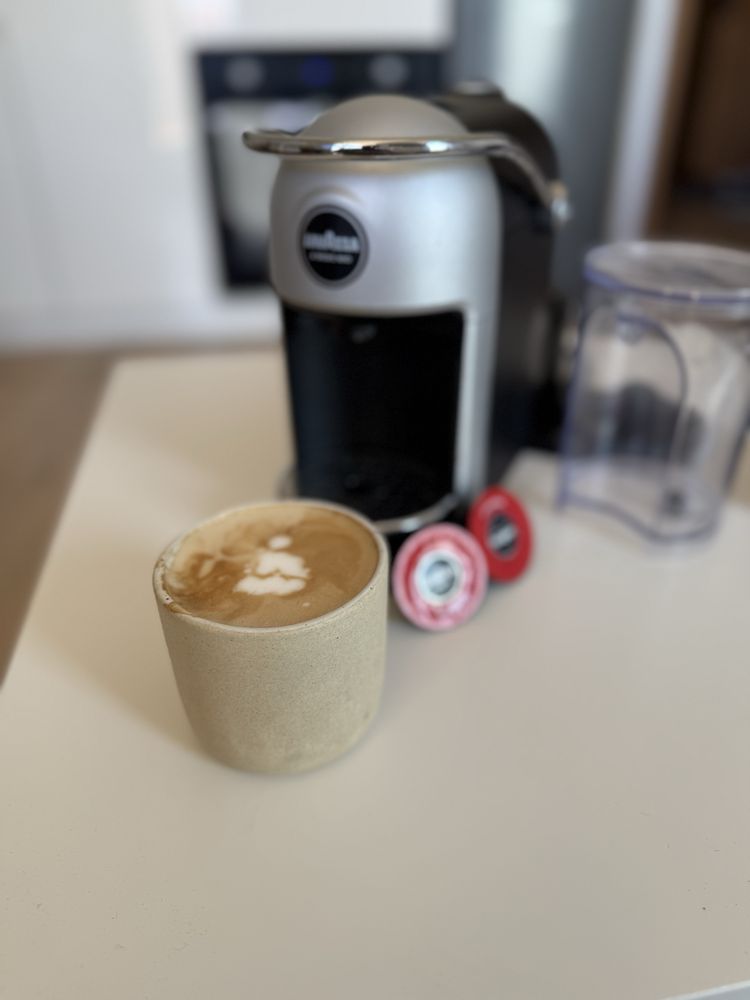 Ekspres kapsułkowy Lavazza A Modo Mio Jolie & Milk