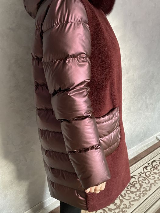 Нове бордове  зимове пальто з капюшоном та хутром.Розмір 50