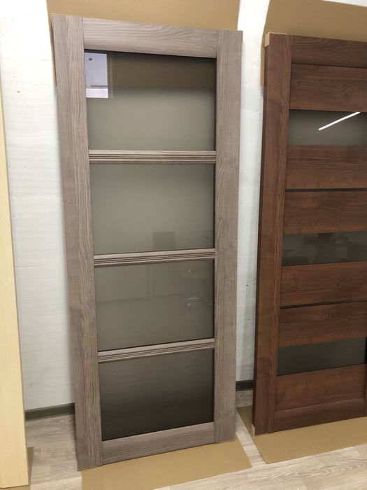 Склад дверей , розсувні двері , приховані двері