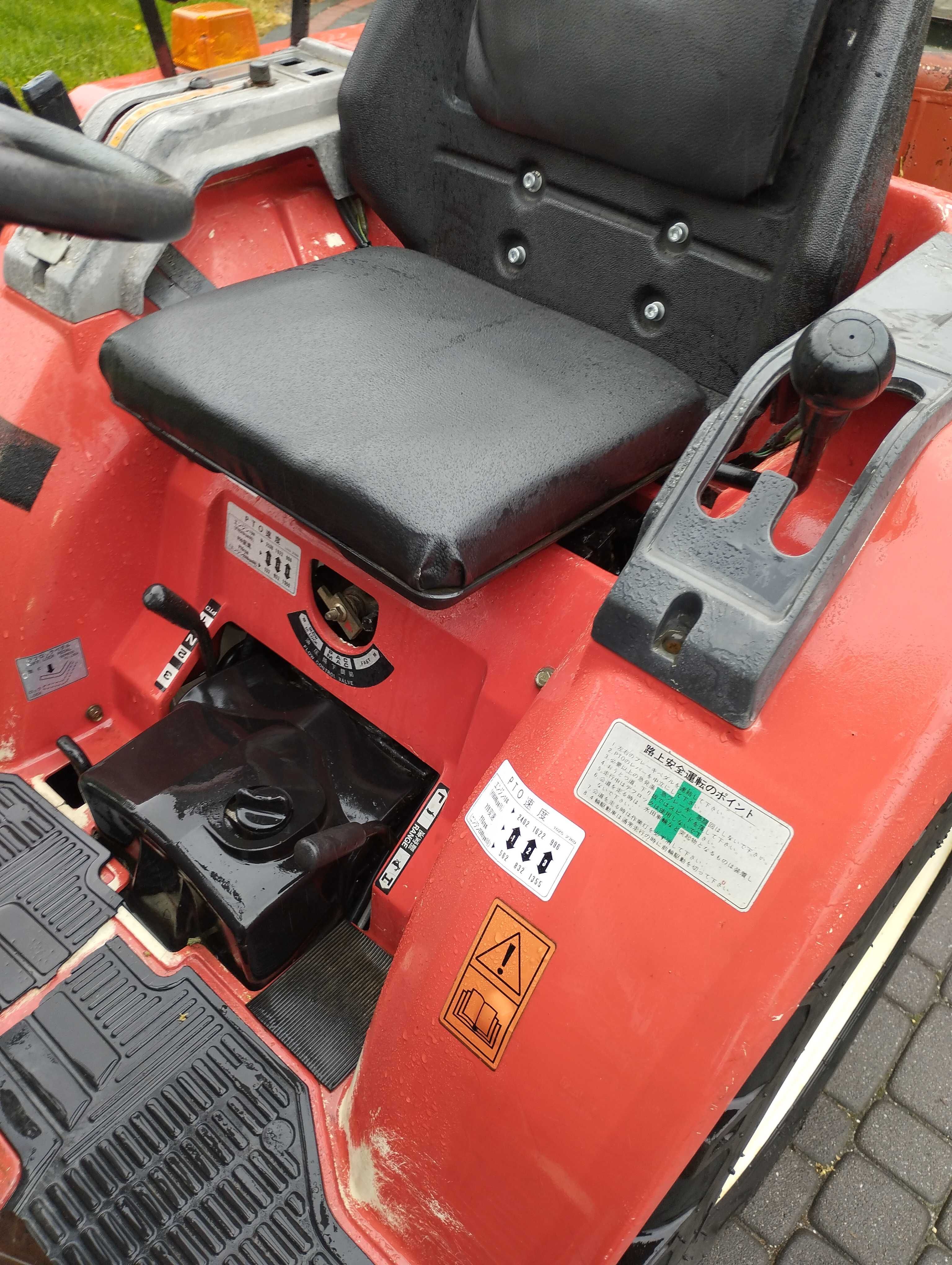 Mini traktorek 4x4 Mitsubishi MT !6