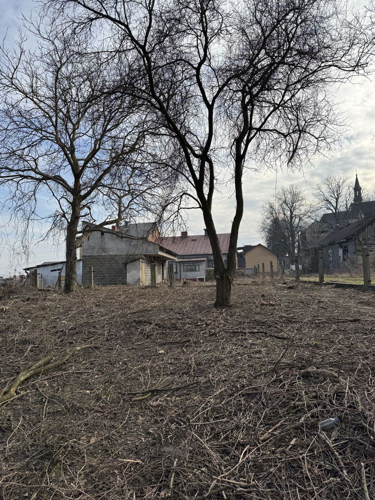 Dom z dzialka 15a