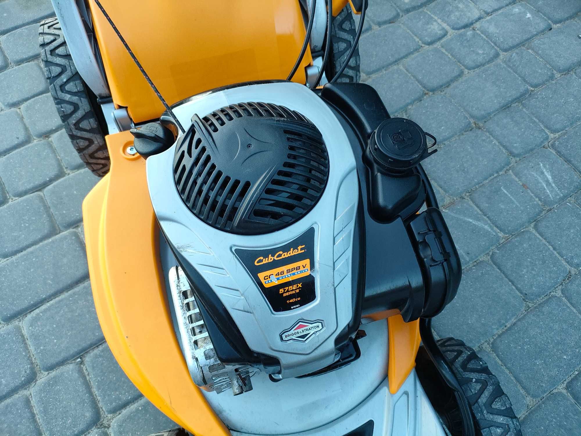 Kosiarka spalinowa Cub Cadet CC 46 SPB V  z napędem.