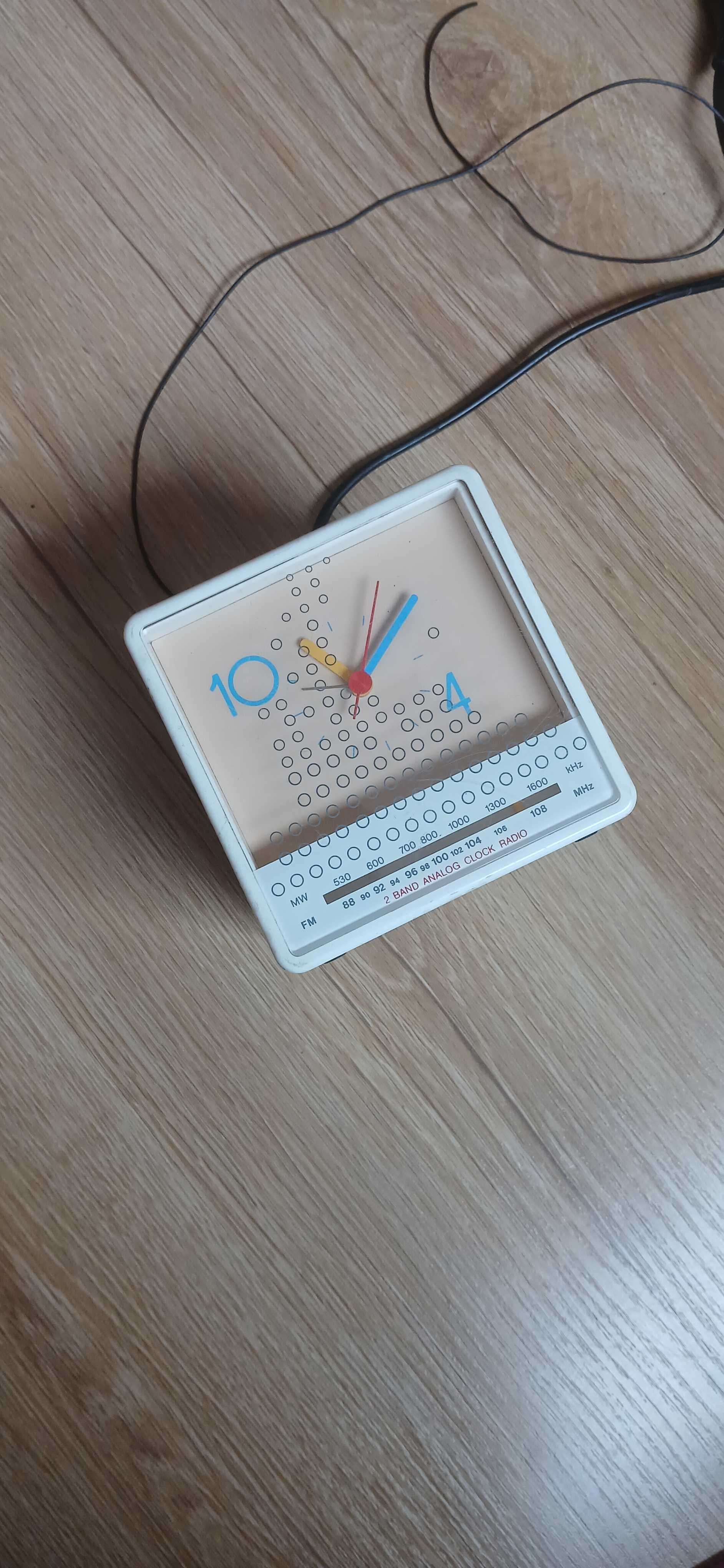 radio TELEFUNKEN radiobudzik styl lat 80 -90  do kolekcji