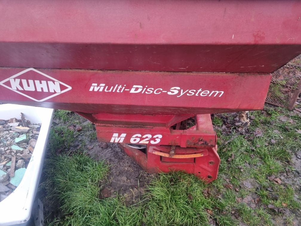 Rozsiewacz nawozów kuhn rouch