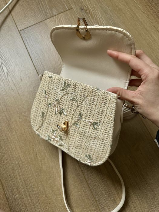 Жіноча сумочка.