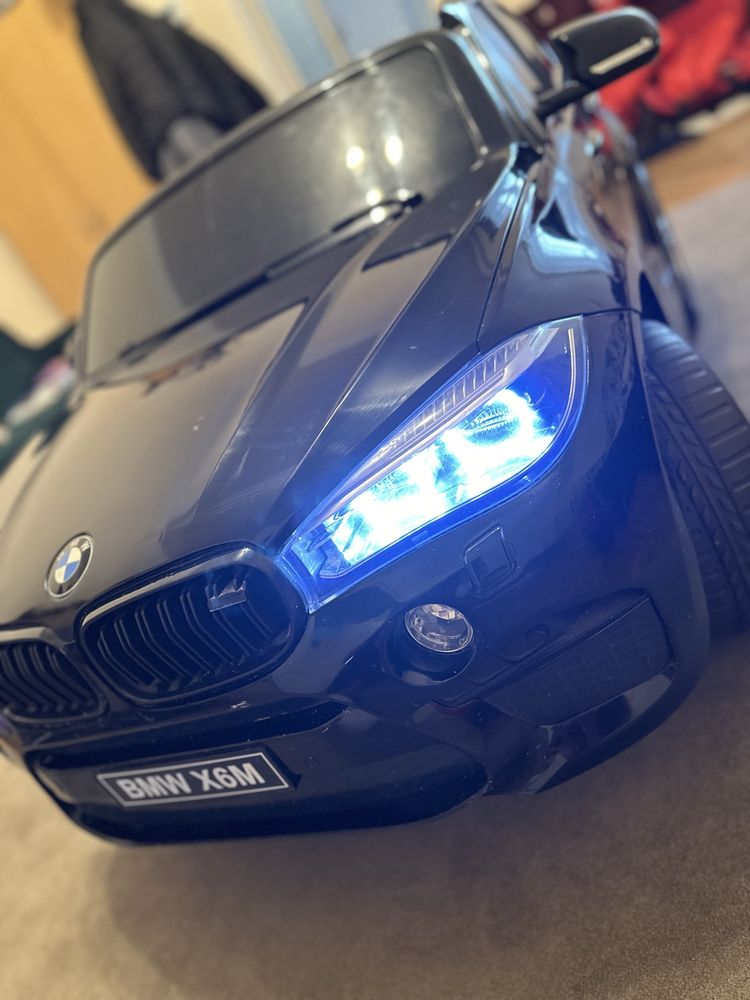 Samochod BMW x6 na akumulator