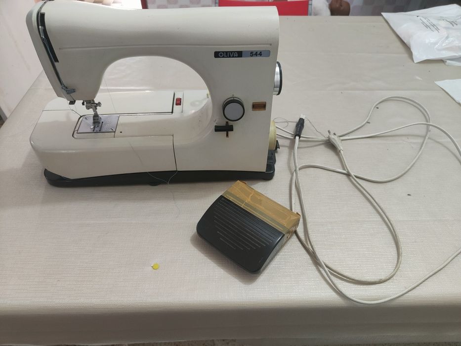 Máquina de Costura Oliva 544