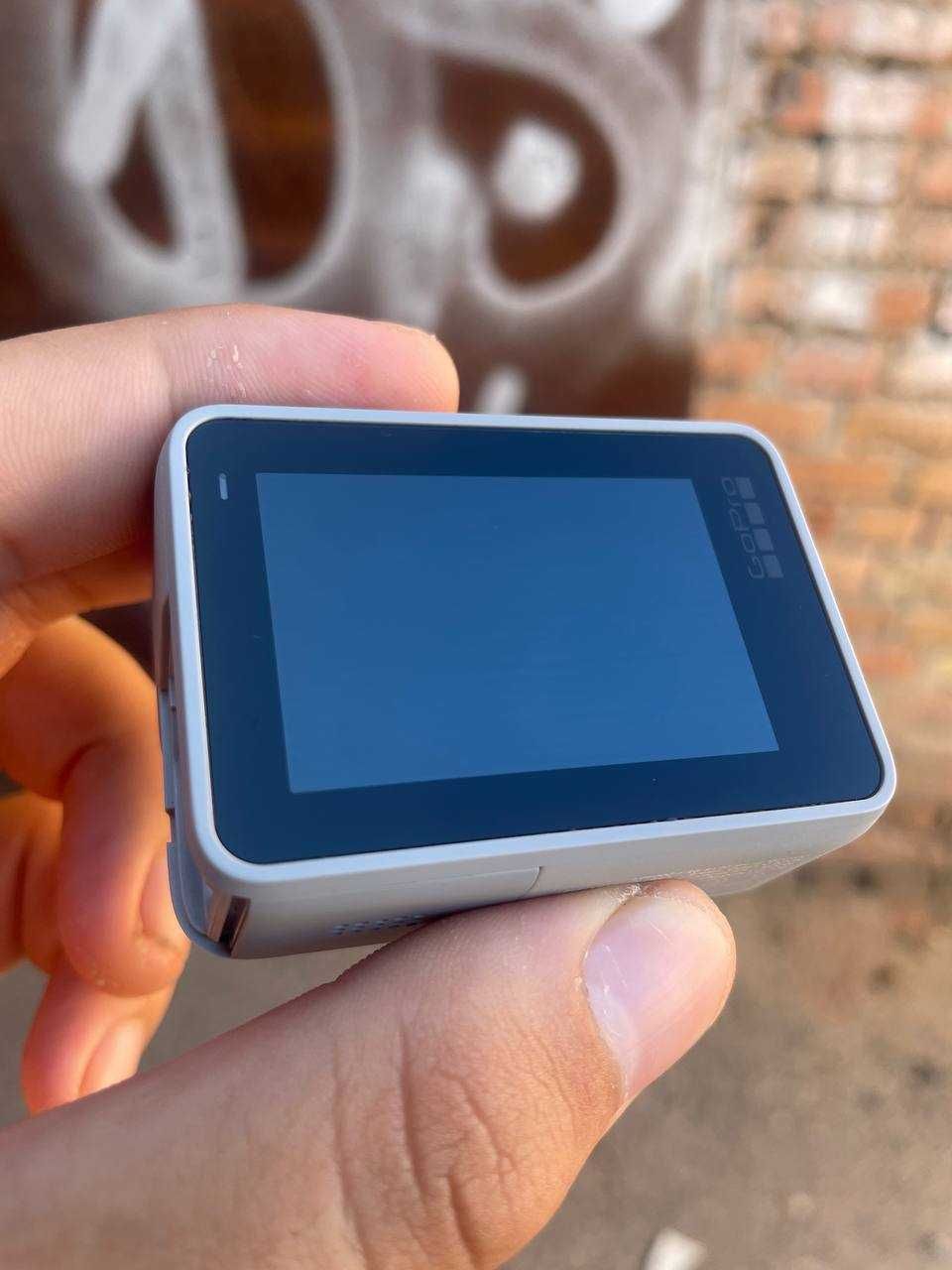Екшн камера GoPro HERO7 з комплектом