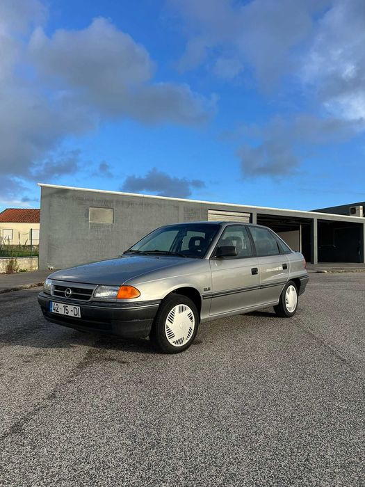 Opel Astra 1.4i Automático