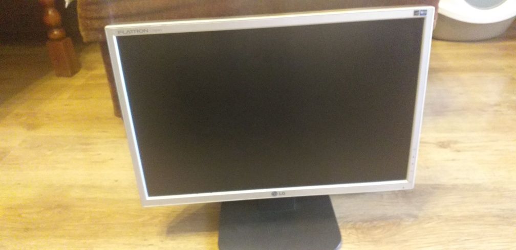 Monitor LG L192WS