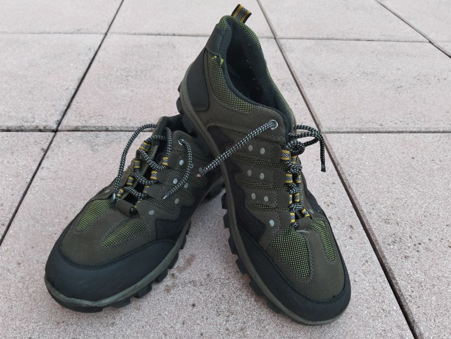 Sapatos de montanha