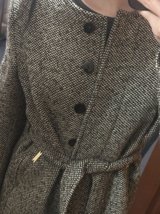 Пальто демісезонне, тепле, з поясом