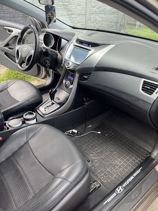 Hyundai Elantra 2013