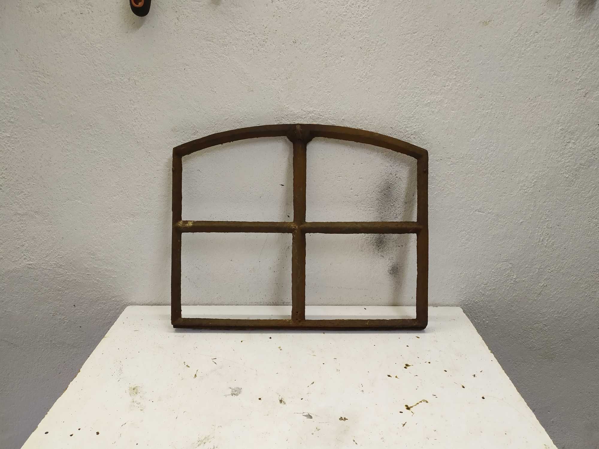 Piękne małe stare metalowe okno stara rama okienna żeliwna nr 141