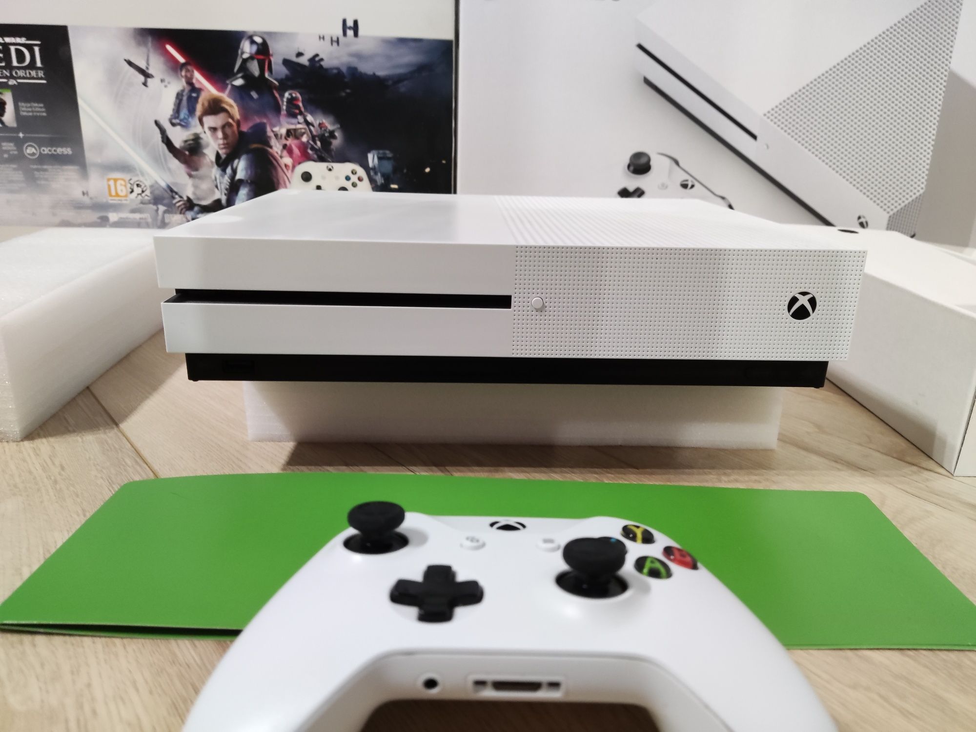 Xbox One S 4K HDR 500GB Konsola + Pad Okablowanie Forza Fifa