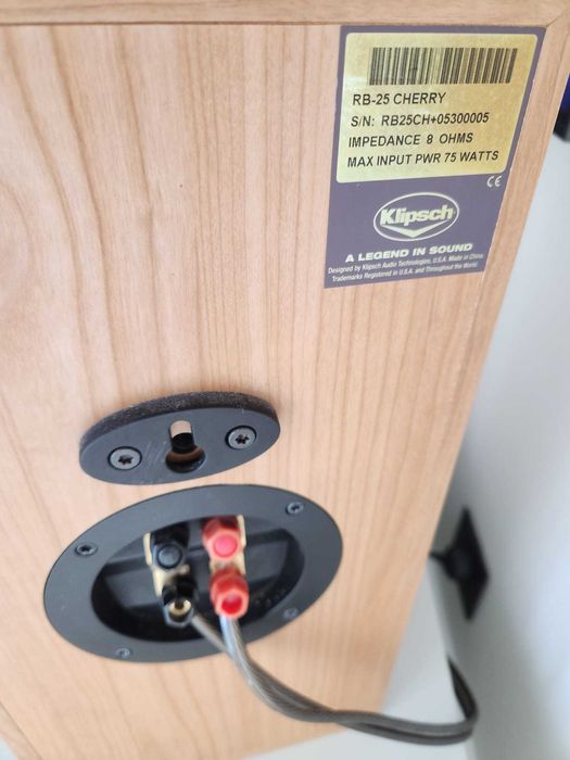 Colunas Klipsch RB-25 Cherry (Reference Series)