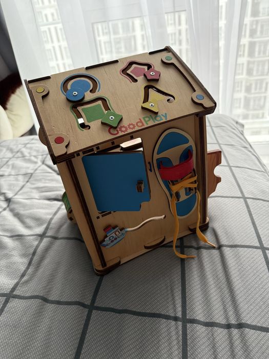 Деревянный бизикуб CoodPlay