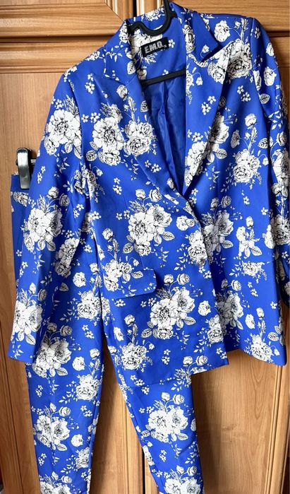 Garnitur damski- marynarka i spodnie na komunię