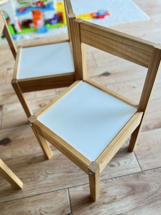 Stolik + dwa krzeselka Ikea