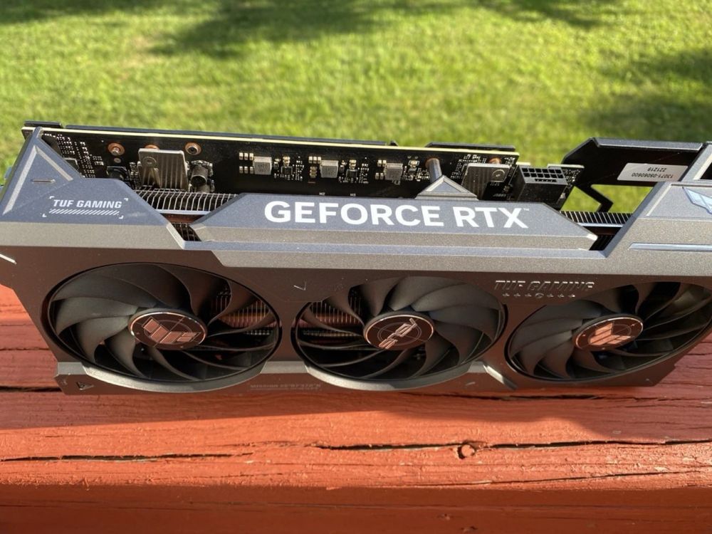 GeForce RTX 4070 Ti 12GB ASUS TUF