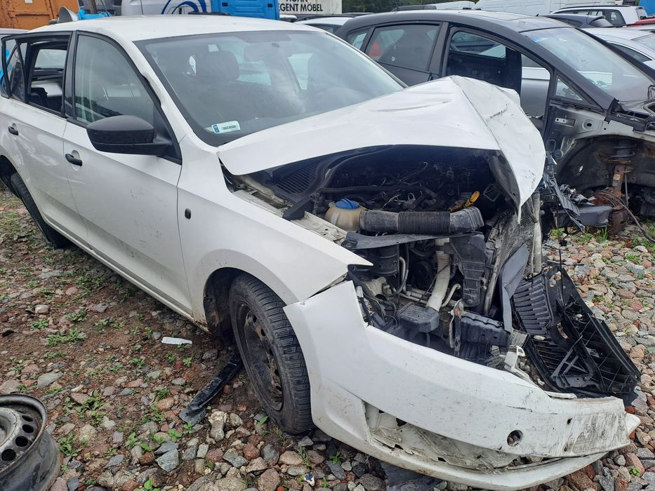 Skoda rapid na części 1.6tdi vag elementy używane