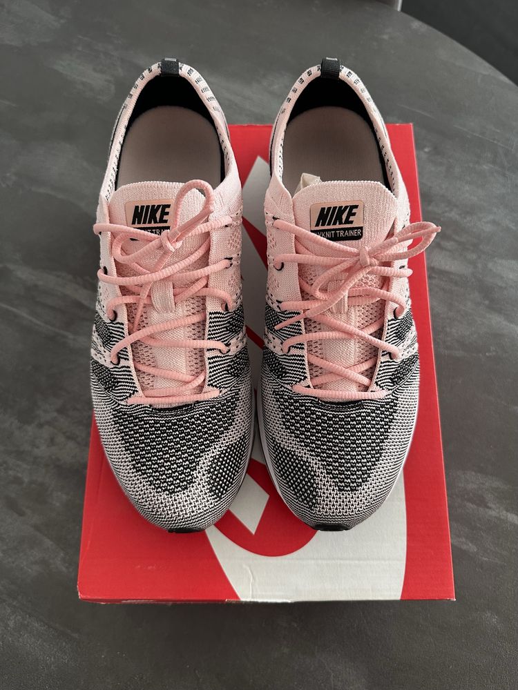 Nike flyknit trainer sunset tint pudrowe rozowe 43