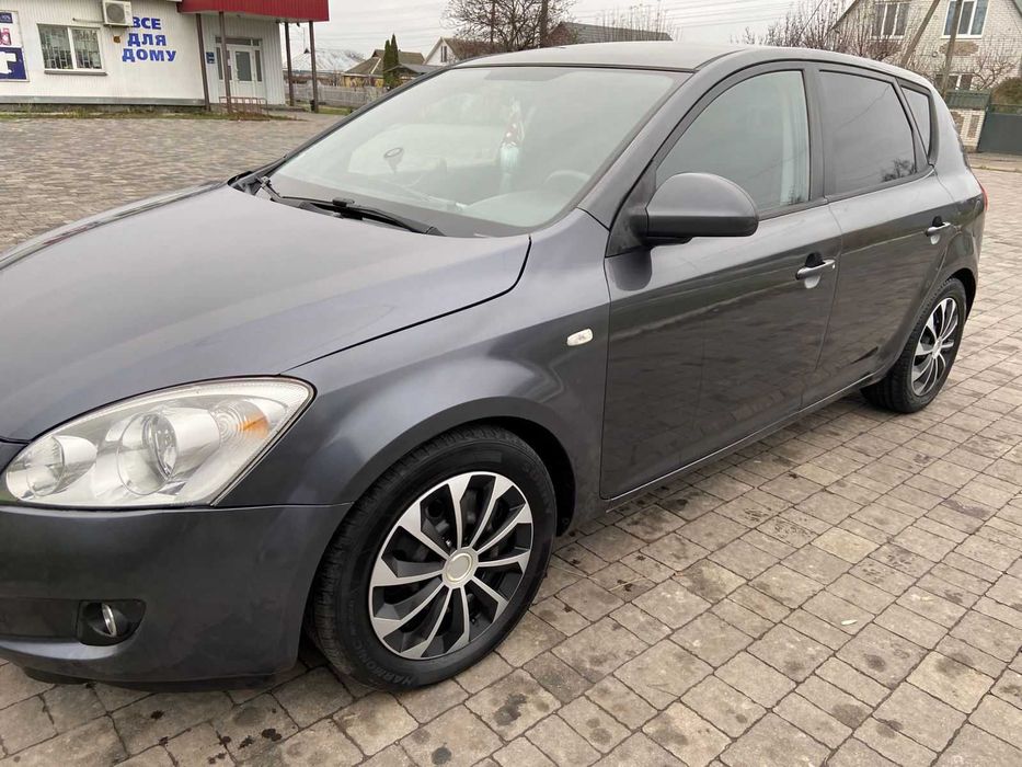 Економне авто на ходу.