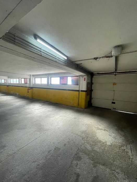 Lugar de garagem +arrecadação