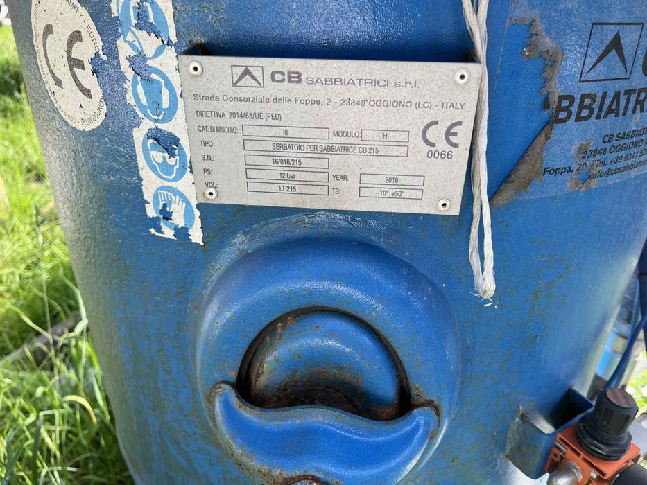 Piaskarka z dokumentami