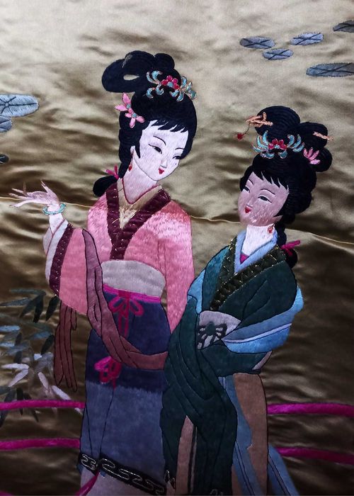 Bonito e Grande Bordado Chines, Peça em Seda, Bordado a mão.