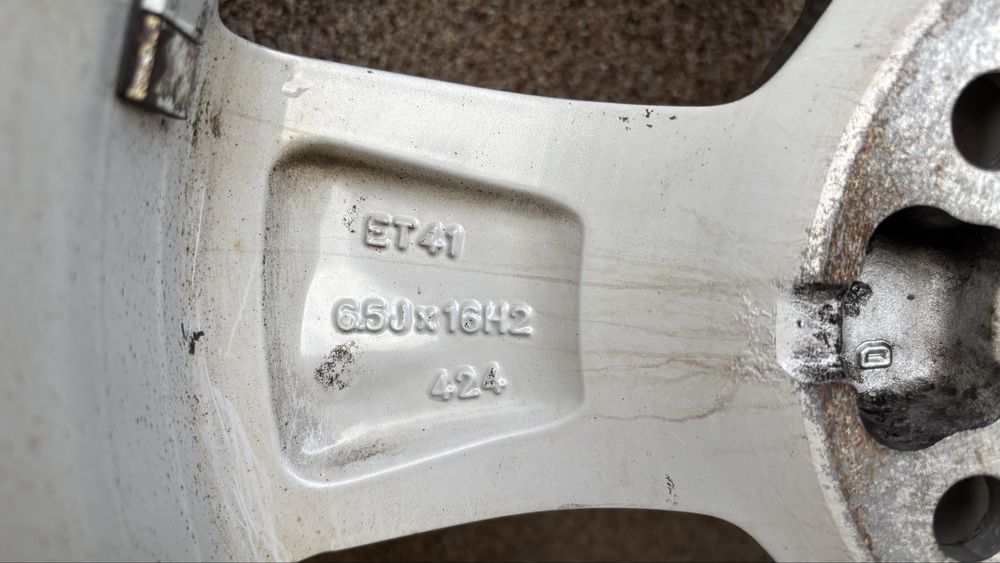 Oryginalne koła felgi 16 5x112 Skoda opony zimowe Yokohama 215/60R16
