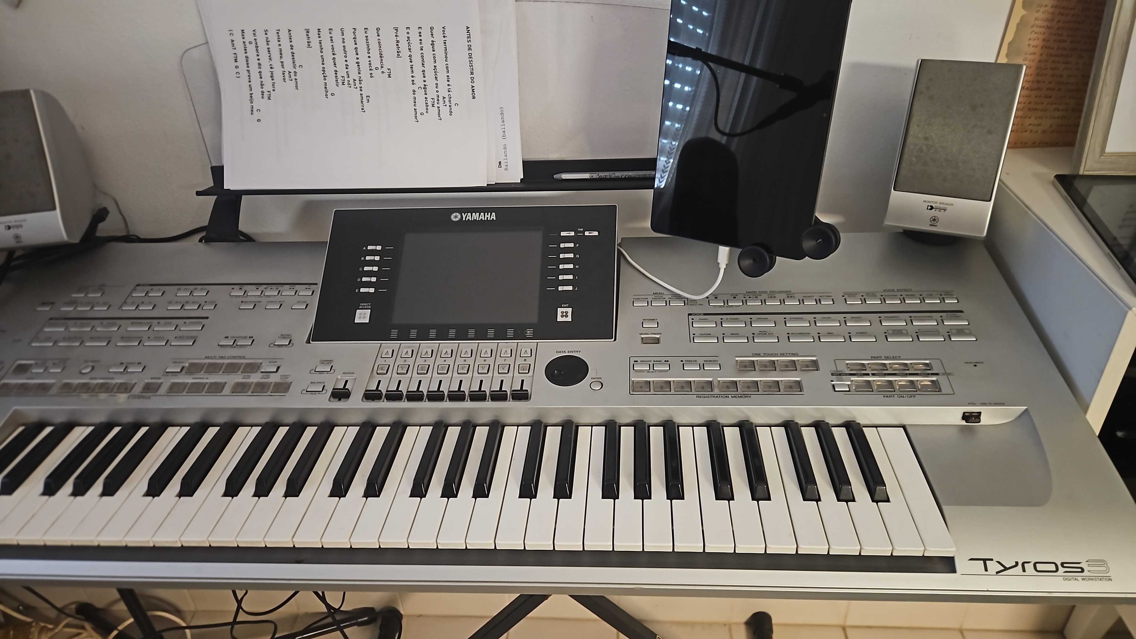 Yamaha Tyros 3 teclado