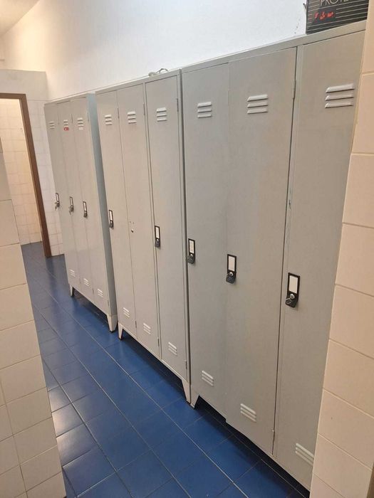 Cacifos Metálicos 3 Portas Usados