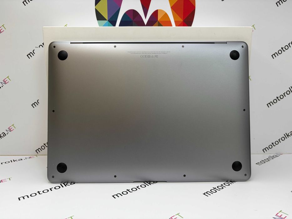 MacBook Air 13 2018 i5 8RAM 128SSD Space Gray  (291 циклов)