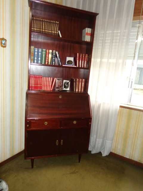 Escrivaninha em Madeira