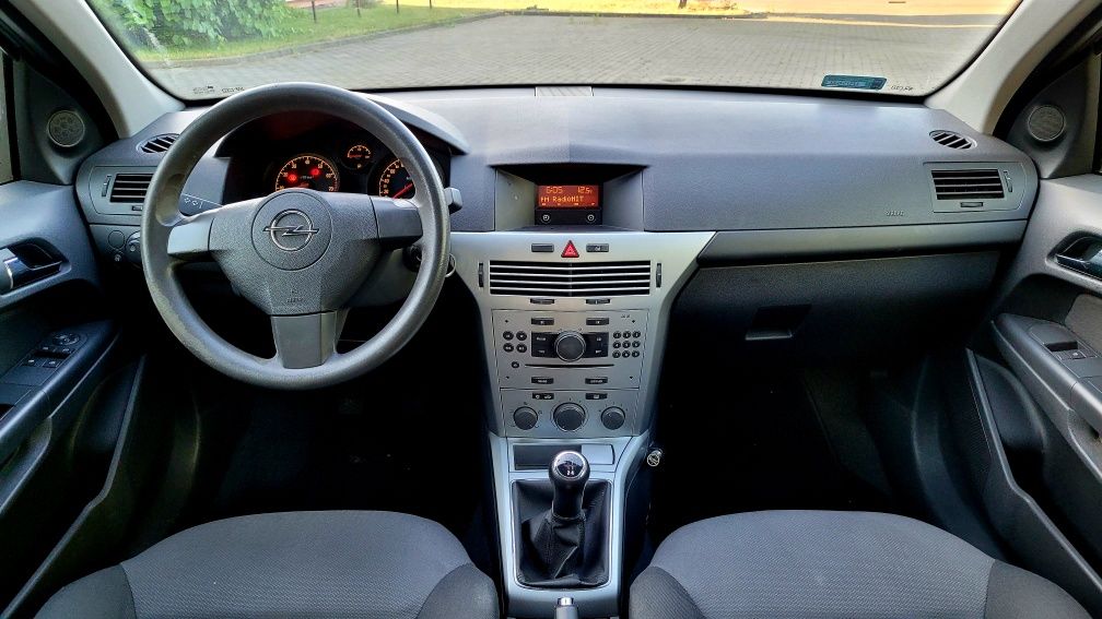 JAK NOWA!Śliczna Astra 1.6 benzyna z Klimą w stanie SALONOWYM!