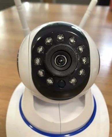 Поворотна Wi-fi камера відеонагляду, розумна IP-камера з додатком