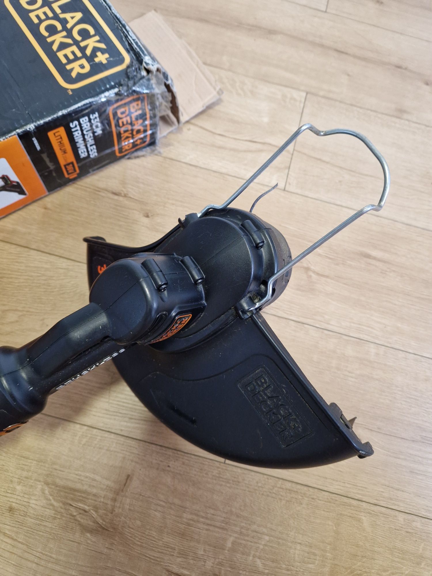Kosiarka podkaszarka akumulatorowa Black decker 36V ladowarka
