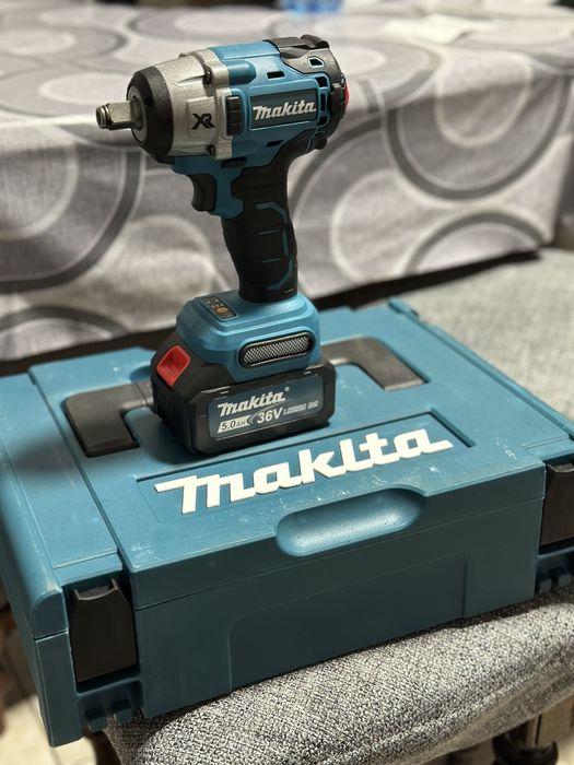 Гайковерт Makita, Dewalt