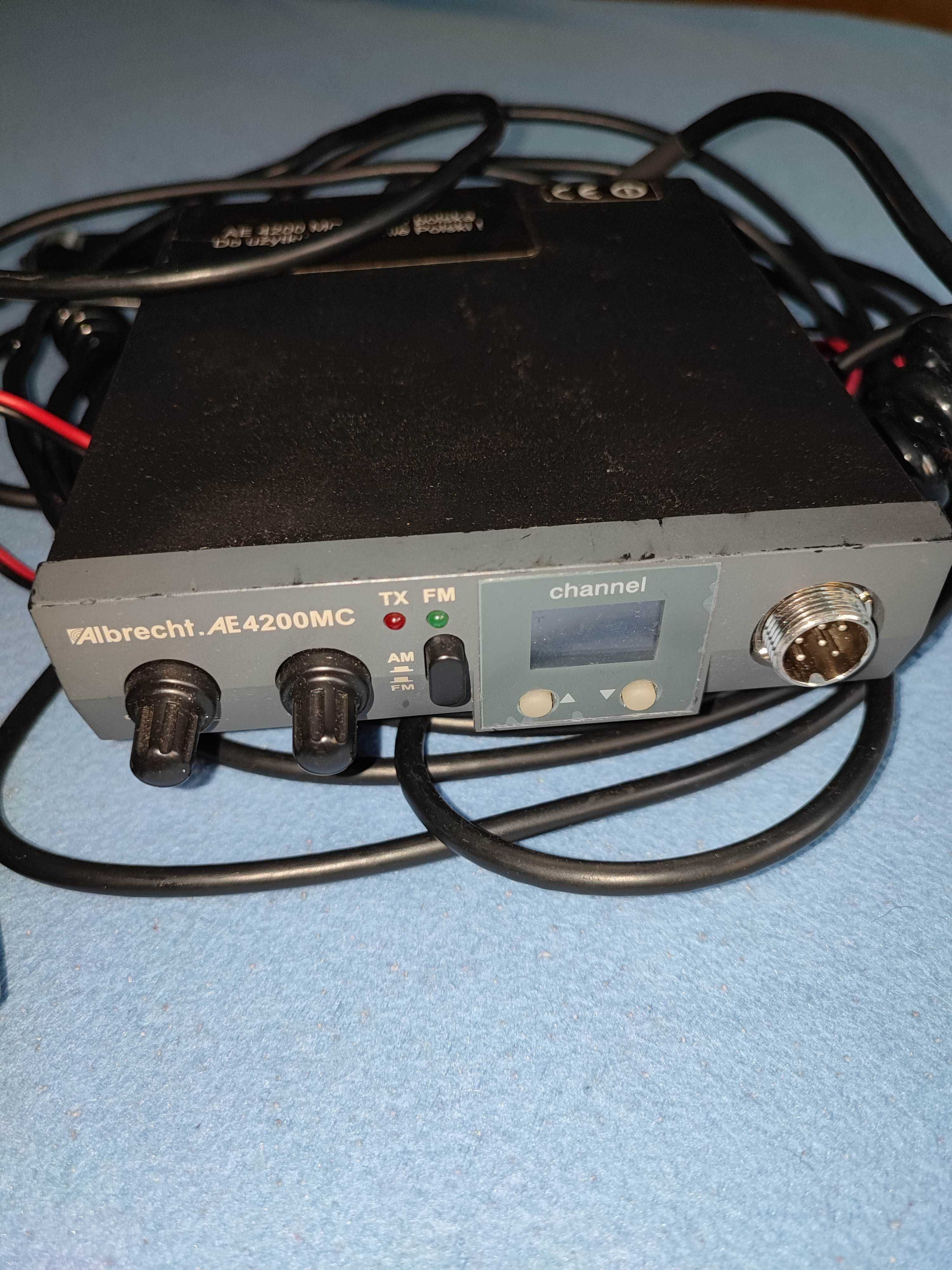 CB radio Albrecht AE 4200MC + antena Wilson.
