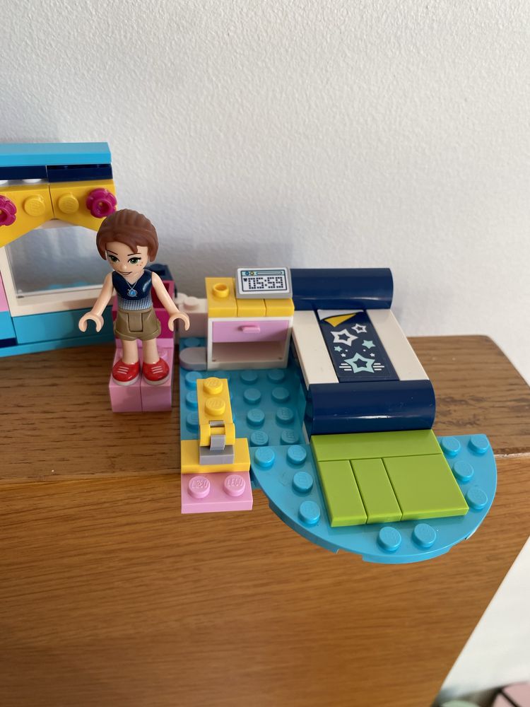 Set Lego Friends quarto hoquei e boneca