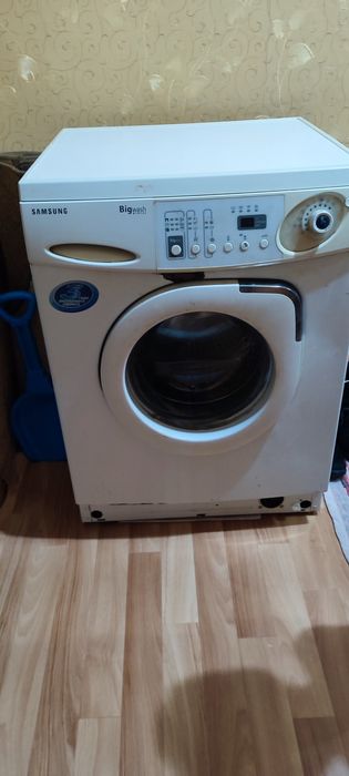 Продам стиральную Samsung 1015