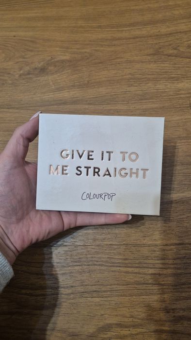 Paletka Colourpop - give it to me straight