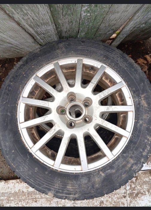 Продам пару шин з дисками