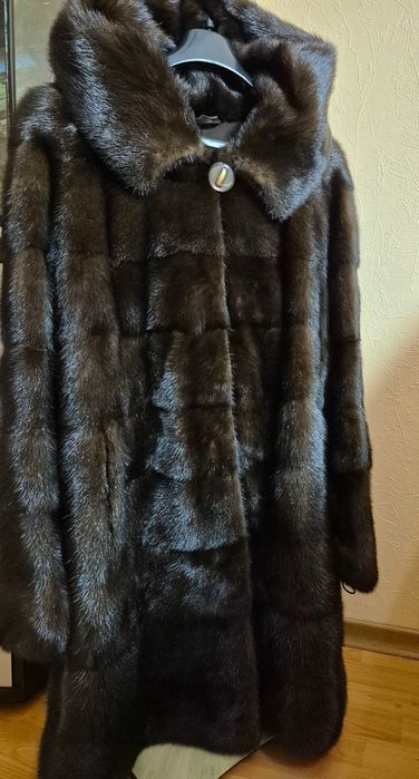 Продам норкову шубку