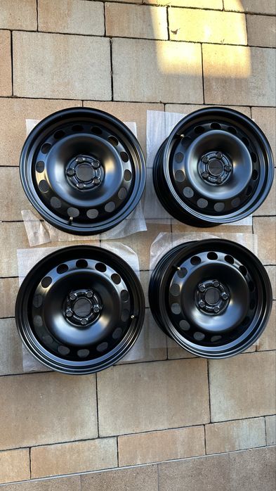 Sprzedam 4 felgi stalowe 16 cali  VW