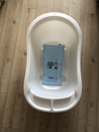 Дитяча ванночка з лежаком для купання